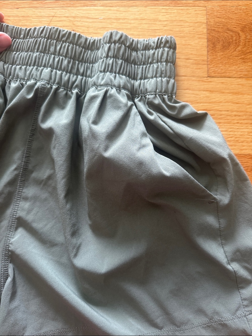 Vuori Villa Shorts NWOT pistachio green XS - Picture 4 of 7